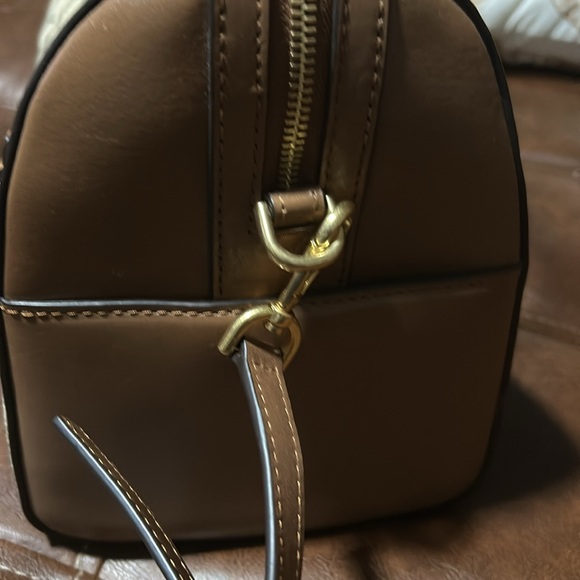 NWOT Michael Kors bag no signs of wear. Stickers are still on bottom. - Picture 8 of 12